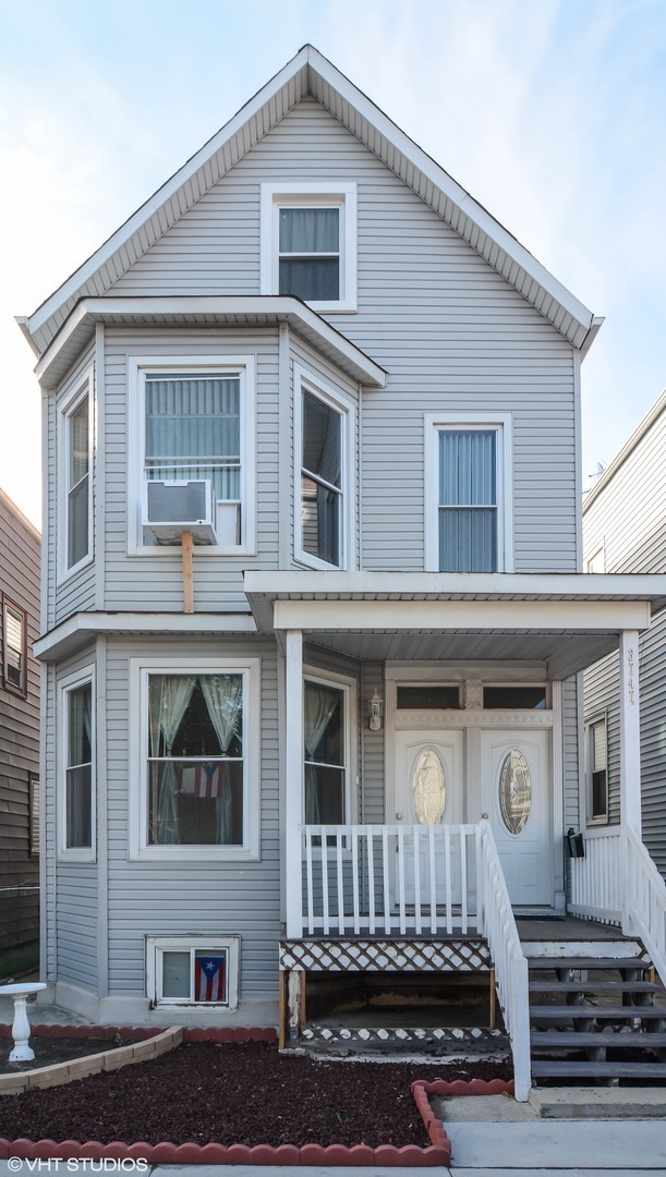 Building Photo - 3747 W Diversey Ave