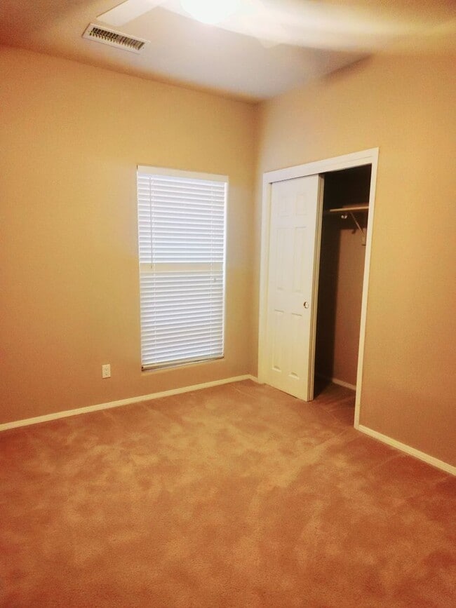 Building Photo - Hidden Valley House in Four Hills