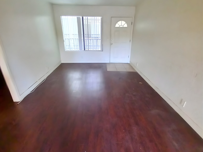 Building Photo - 1080 Temple Ave