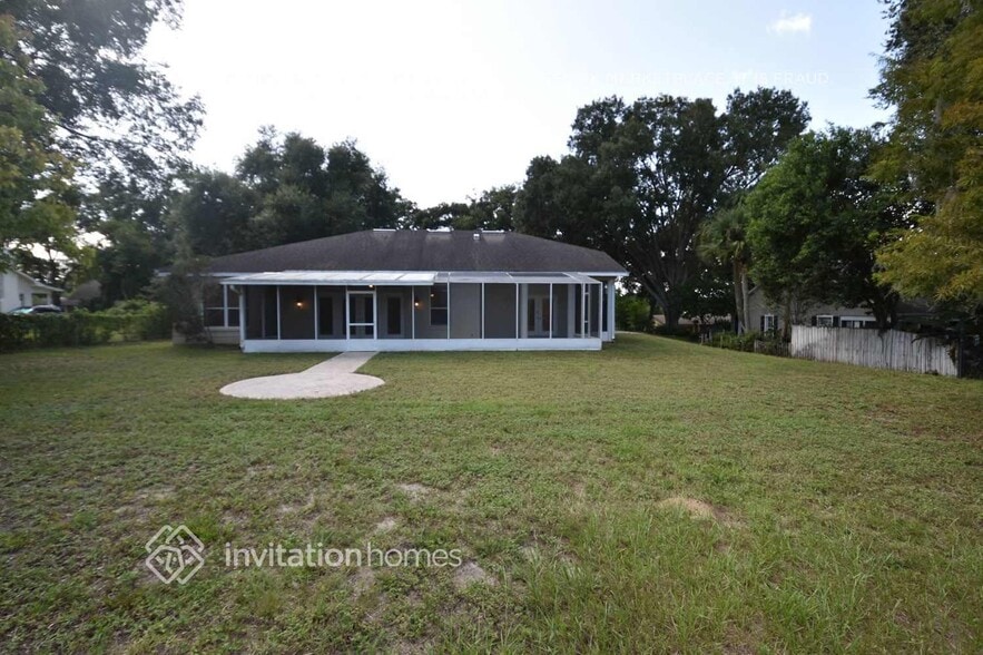 Building Photo - 336 Stanley Bell Dr
