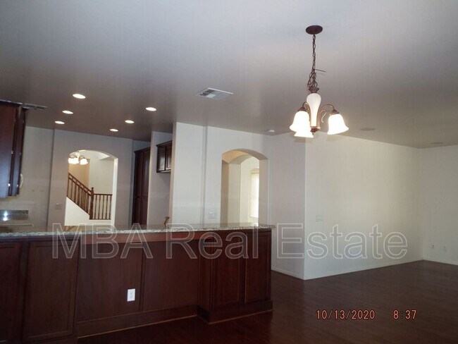 Building Photo - 5316 S 23rd Way