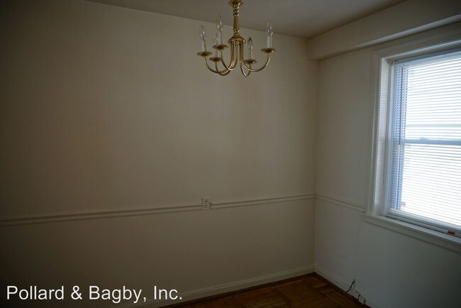 Building Photo - 2704 Kensington Ave
