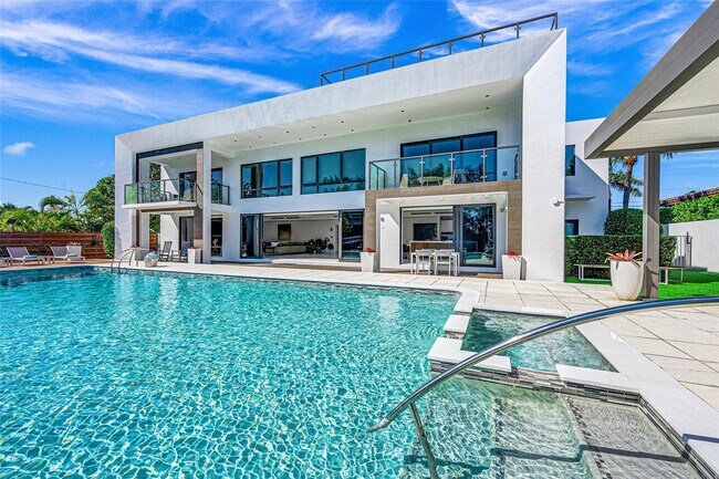 Building Photo - 1430 S Ocean Dr