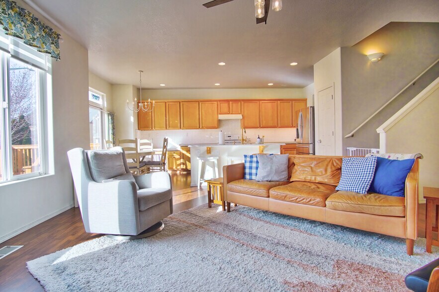 Building Photo - 2727 N Crater Ln