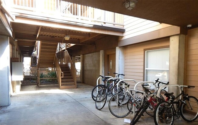 Building Photo - 1220 SW 1st Ave