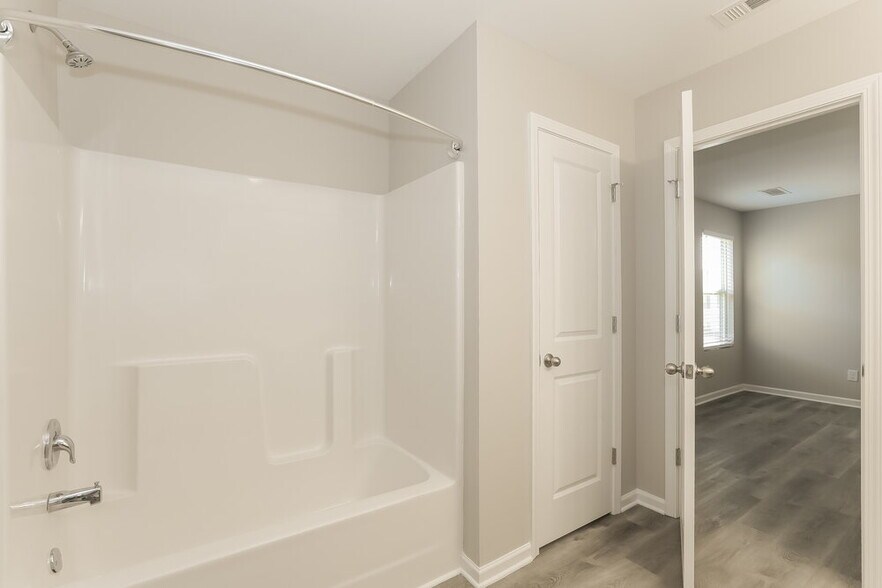 Building Photo - 708 Nonsuch Ct