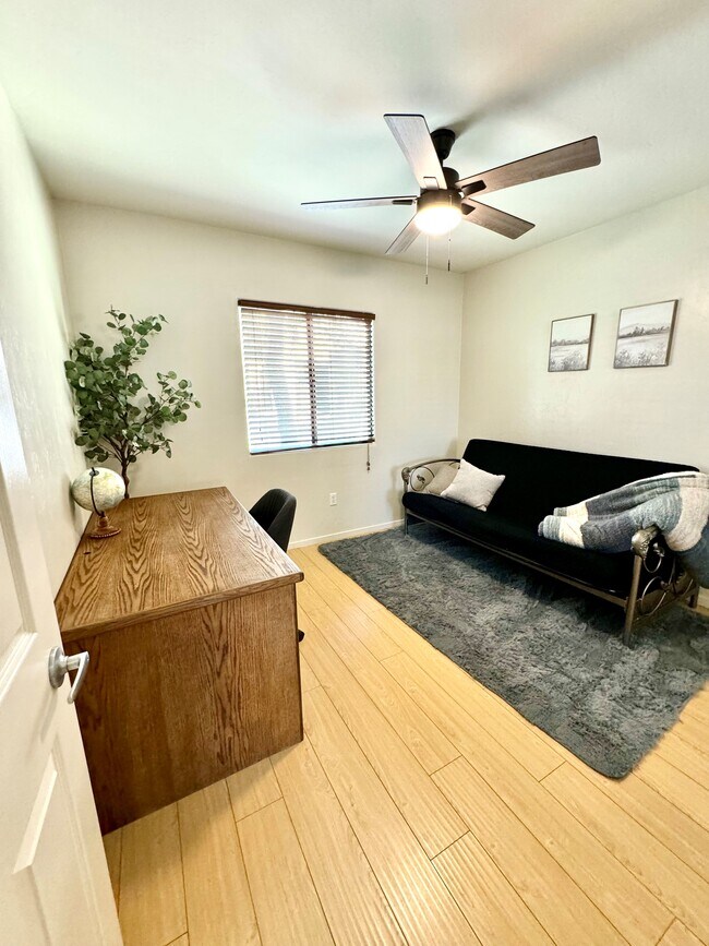 Building Photo - 650 E Camino Alteza