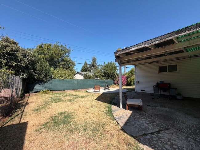 Building Photo - 3163 Portsmouth Dr