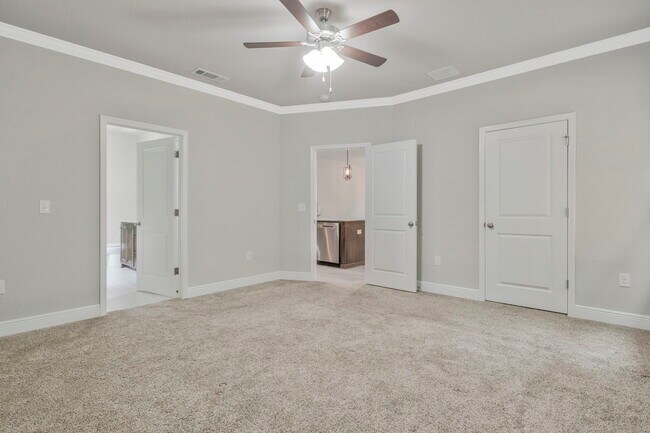 Building Photo - 5402 Parkside Dr