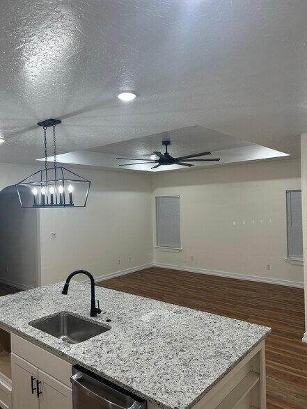 Building Photo - 7201 Texas Rd