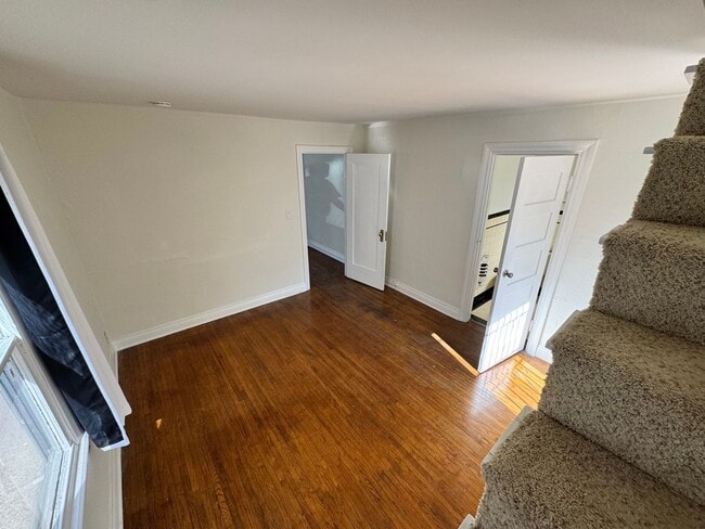 Building Photo - Two Bedroom Front House near Westside Village