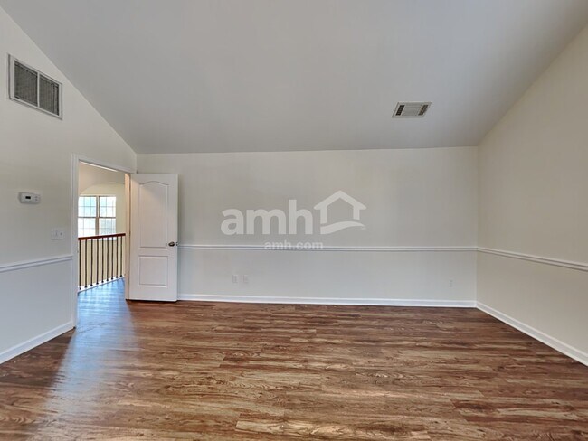 Building Photo - 212 Tyre Dr
