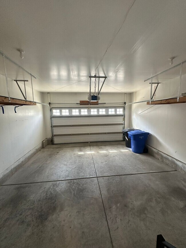 Building Photo - $1,650 OFF! Modern 3 Bed 2.5 Bath Townhome...