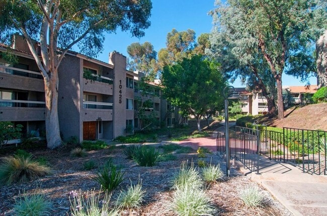 Building Photo - Spacious 2BR/2BA