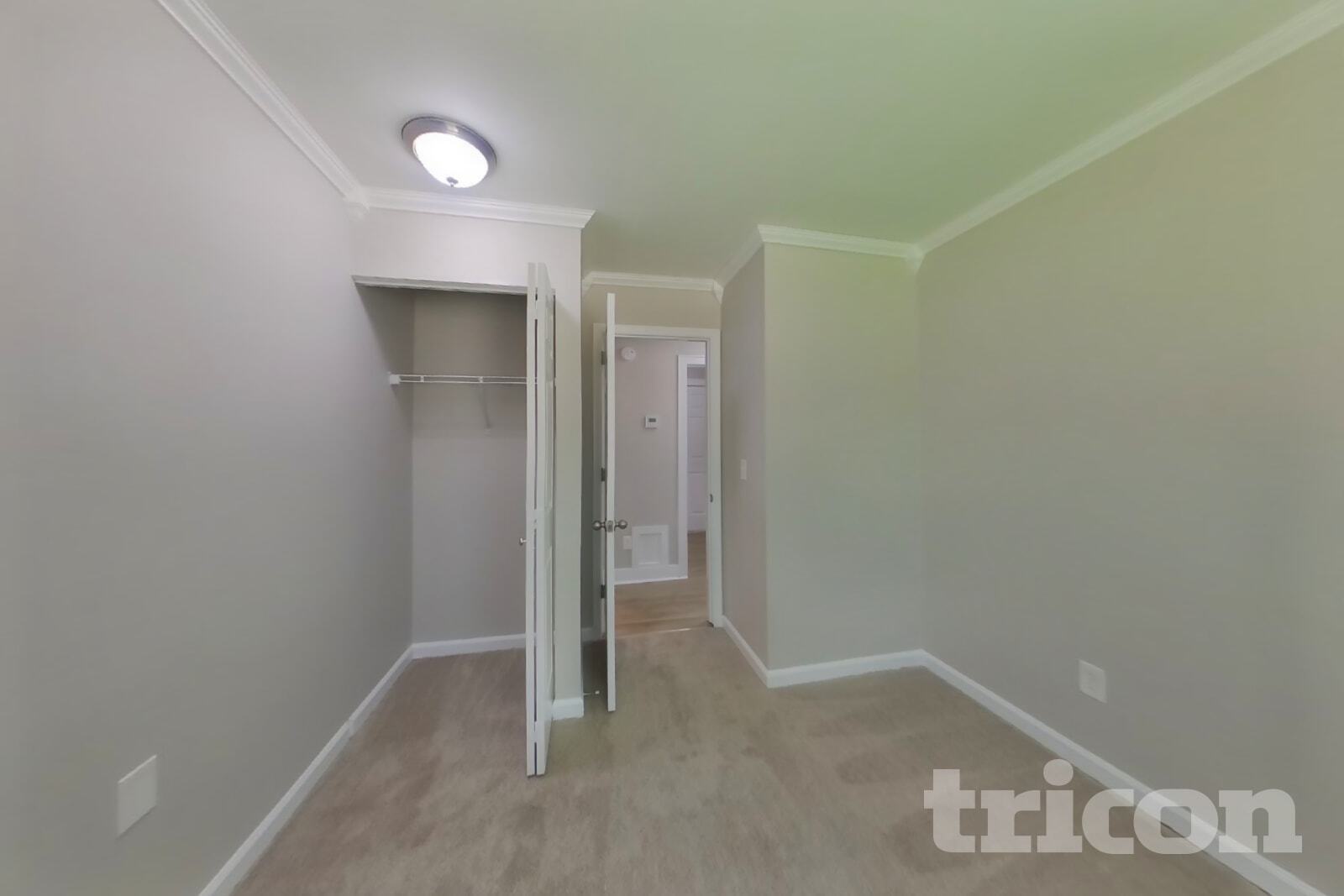 Building Photo - 2405 Ravine Dr