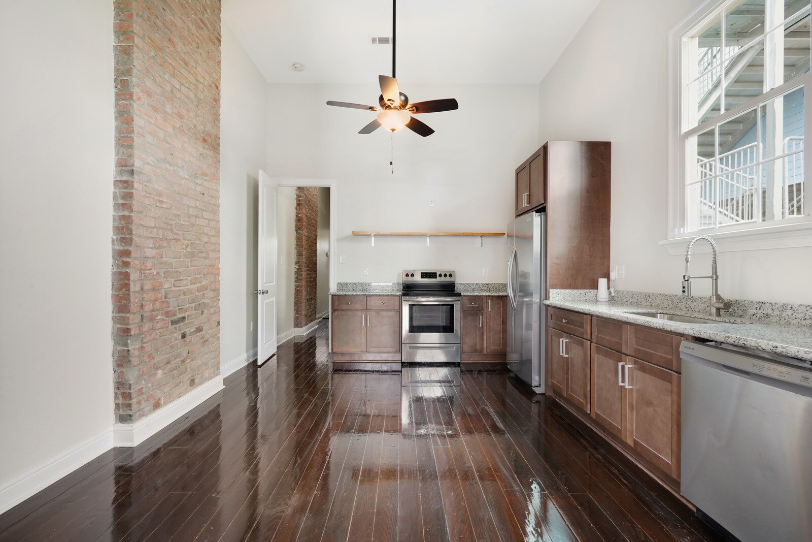 Building Photo - 1618 Marigny St