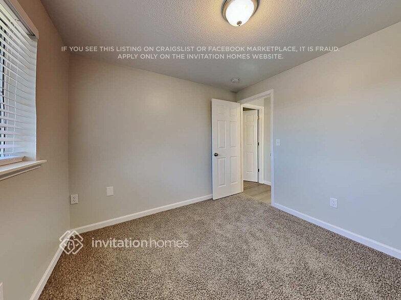 Building Photo - 3227 31st St Pl SE