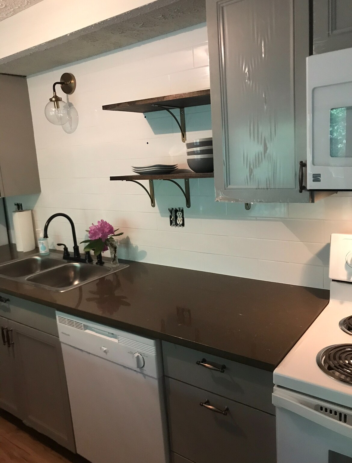 Quartz countertops, subway backsplash, open shelving - 32 Sequoia Ct