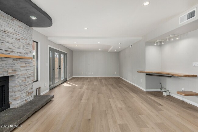 Building Photo - 18653 N 43rd Dr