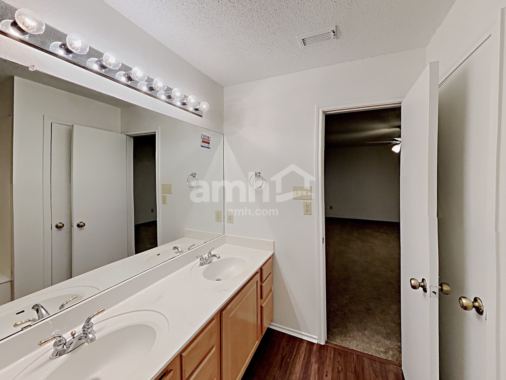 Building Photo - 8334 Tavern Pt