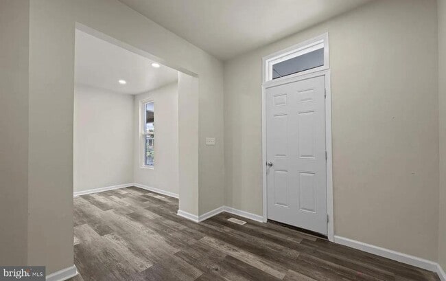 Building Photo - 3030 Windsor Ave