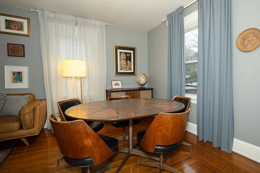 Building Photo - 3935 Oak Park Pl