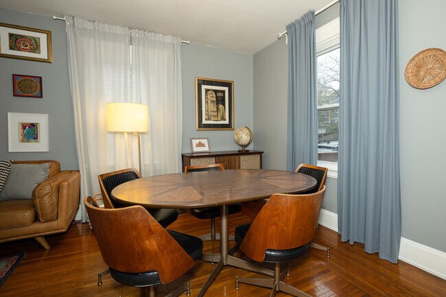 Building Photo - 3935 Oak Park Pl