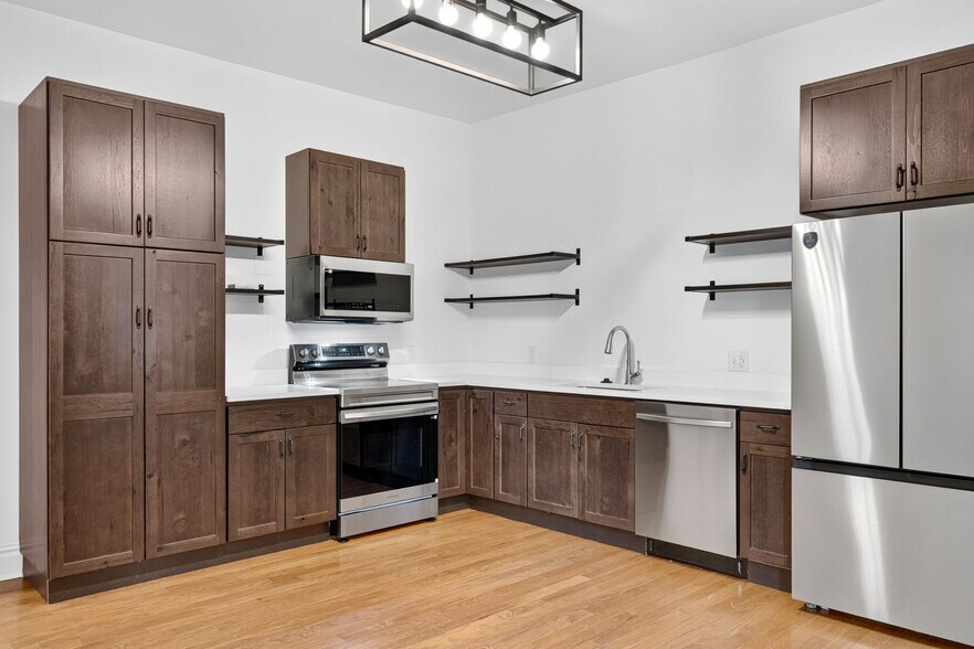 Building Photo - 2722 Armand Pl