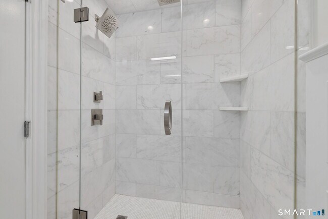 Building Photo - 85 Memorial Rd