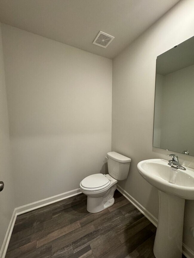 Building Photo - Newer 4BR 2.5BA Home!