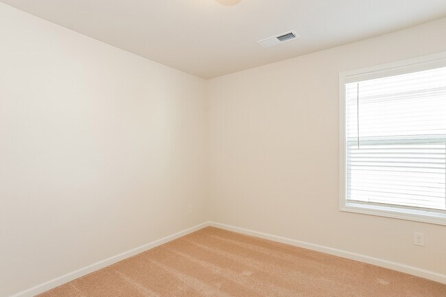 Building Photo - 846 Delta Ln