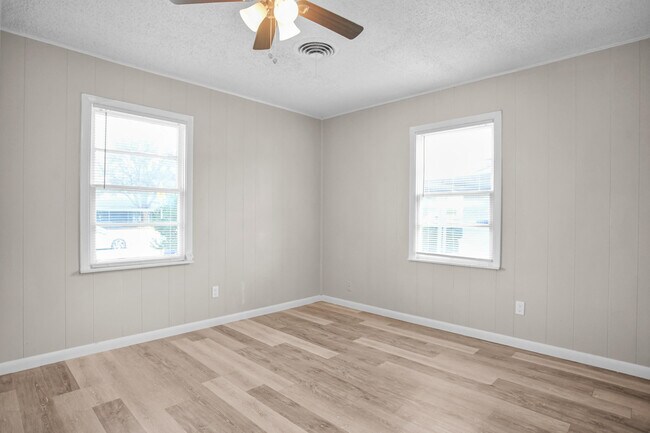 Building Photo - 4309 42nd St