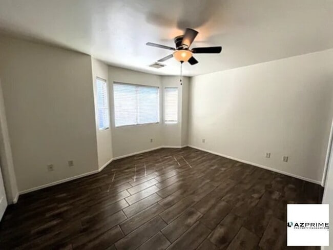 Building Photo - Light and bright 3bd/2ba