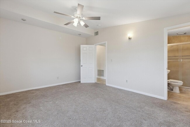 Building Photo - 925 Abeto St NE