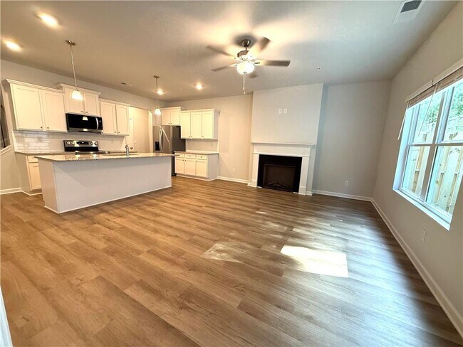 Building Photo - 401 Lanier Cir