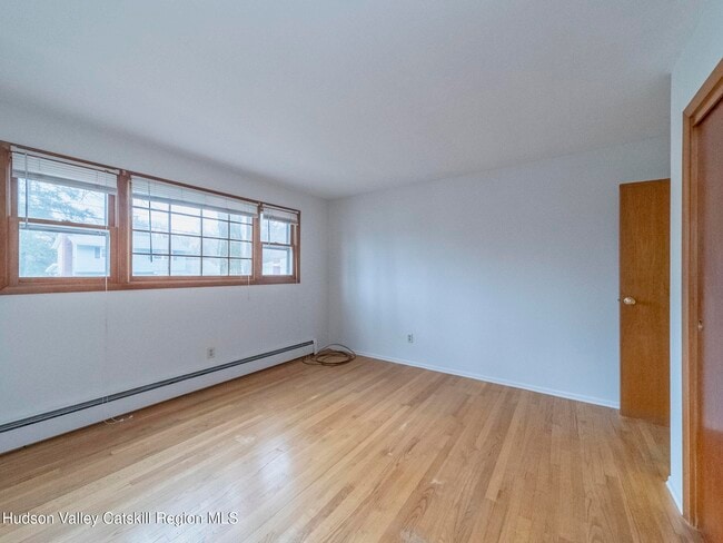 Building Photo - 30 Redwood Rd