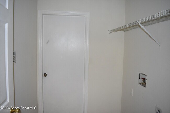 Building Photo - 334 Bordeaux Ave NE