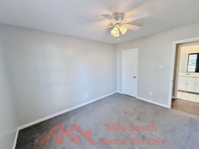 Building Photo - 7029 Tree Line Cove