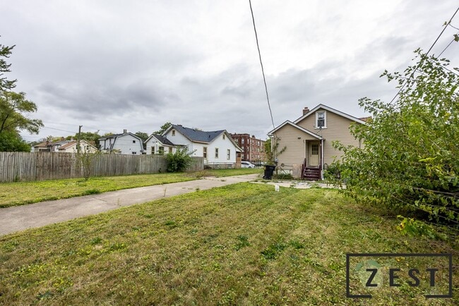 Primary Photo - Beautiful 3 Bedroom Home! OPEN HOUSE FRIDA...