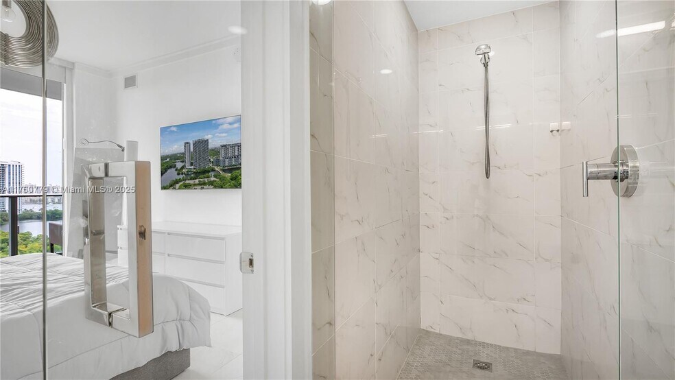 Building Photo - 16385 Biscayne Blvd