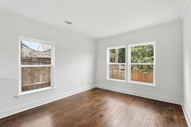 Building Photo - 612 W Alabama St