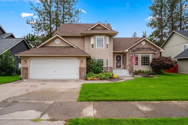 Primary Photo - Spacious 5 Bed 3 Bath Home north Spokane with tons to offer