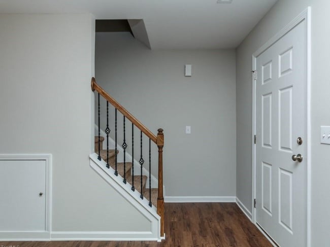 Building Photo - 2424 Kings Cross Ct