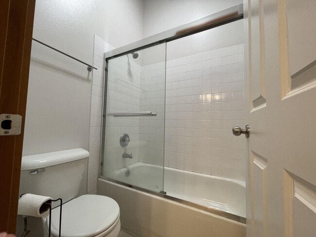 Building Photo - Wedgwood Townhome