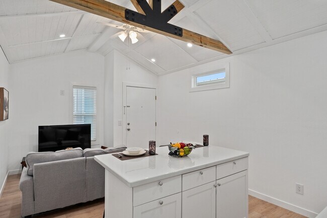 Building Photo - 720 Pritchett Ln