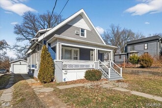 Building Photo - 221 Lebanon Ave