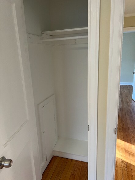 Building Photo - 80 Figlar Ave