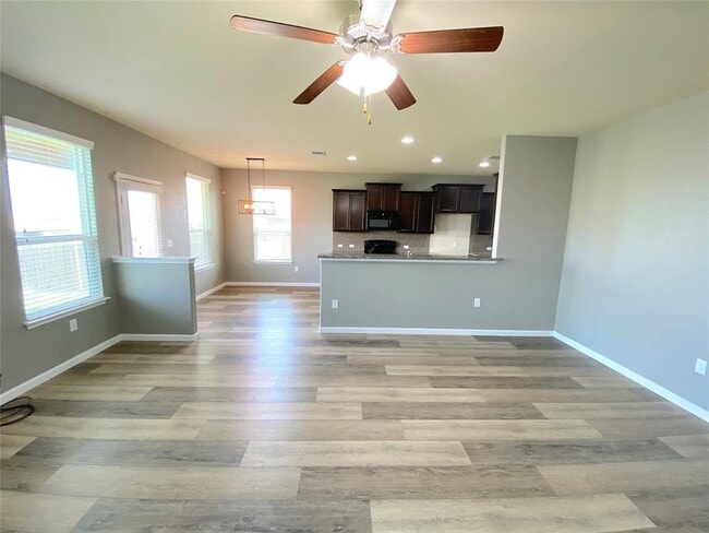 Building Photo - 122 Liard River Rd