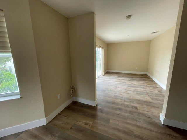 Building Photo - 9074 Dupont Pl