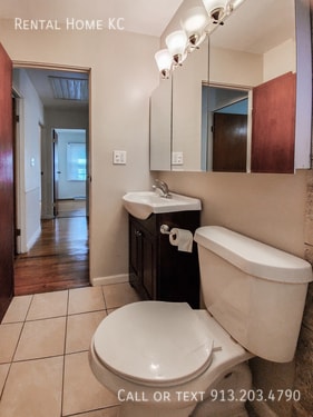 Building Photo - 9010 W 101st St